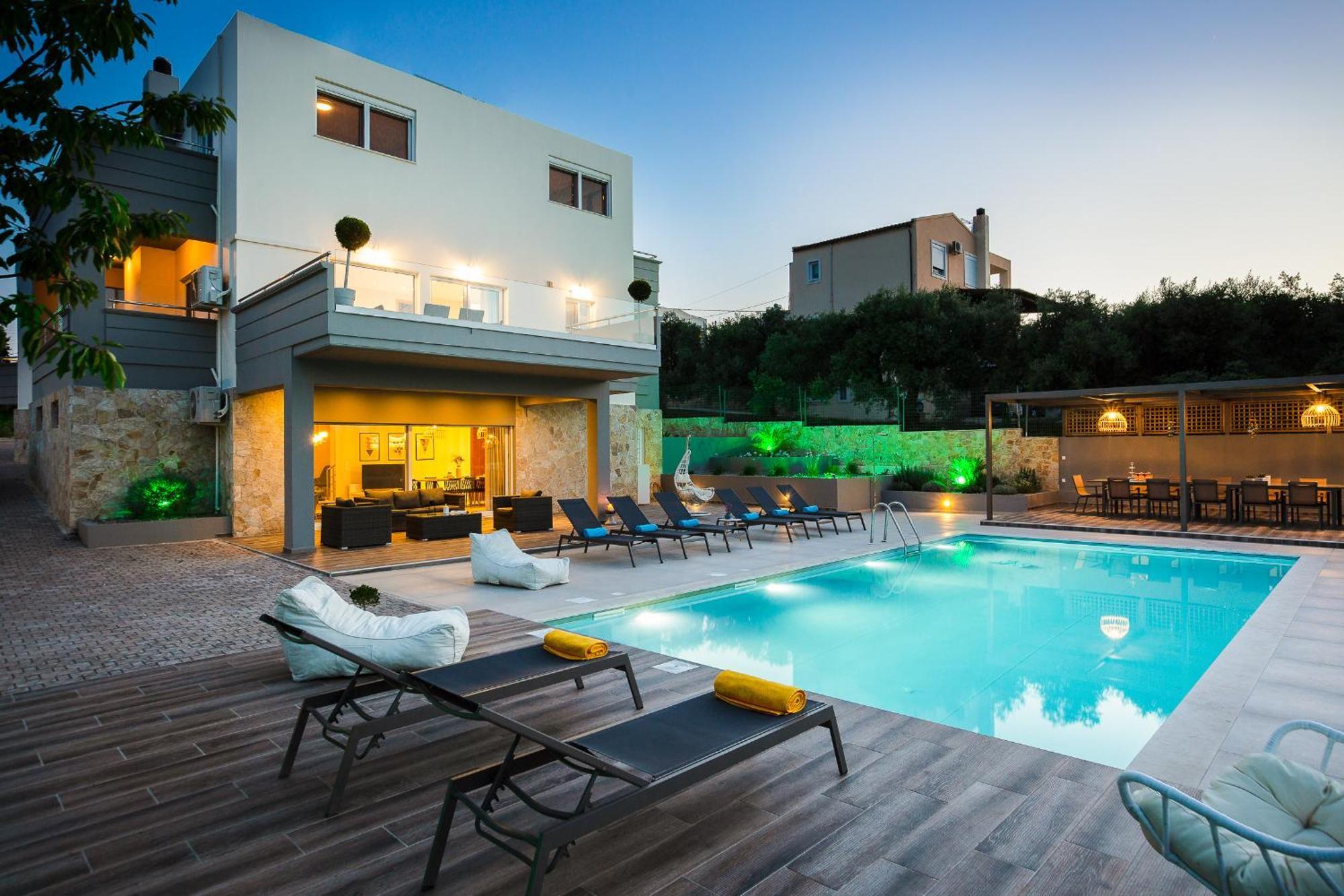 Villa Aelia I Modern & Ideal For Large Groups Galatás Exteriér fotografie